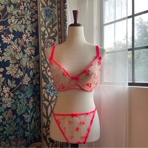 New with Tags Savage x Fenty Hot Pink Floral Lingerie Set, Size XL & 36DDD